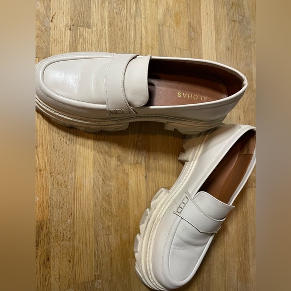 ALOHAS Cream Platform Loafers - Picture 10 of 10